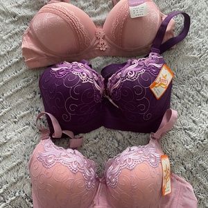 3 Bras, Unbranded
